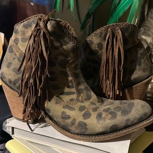 Liberty Boots green cheetah/leopard with fringe. Zip up on inside. Size 9.5